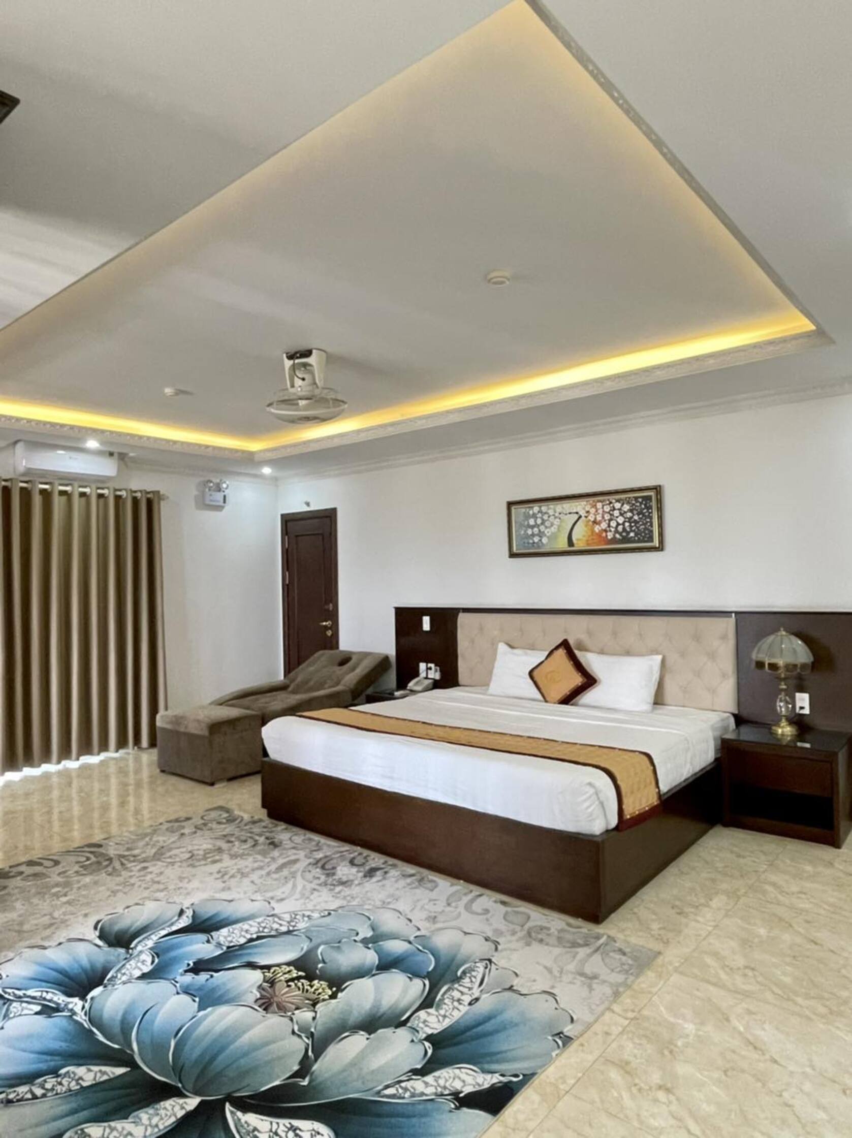 Phòng VIP (Căn hộ) — Khách sạn Thái Hoà Riverside