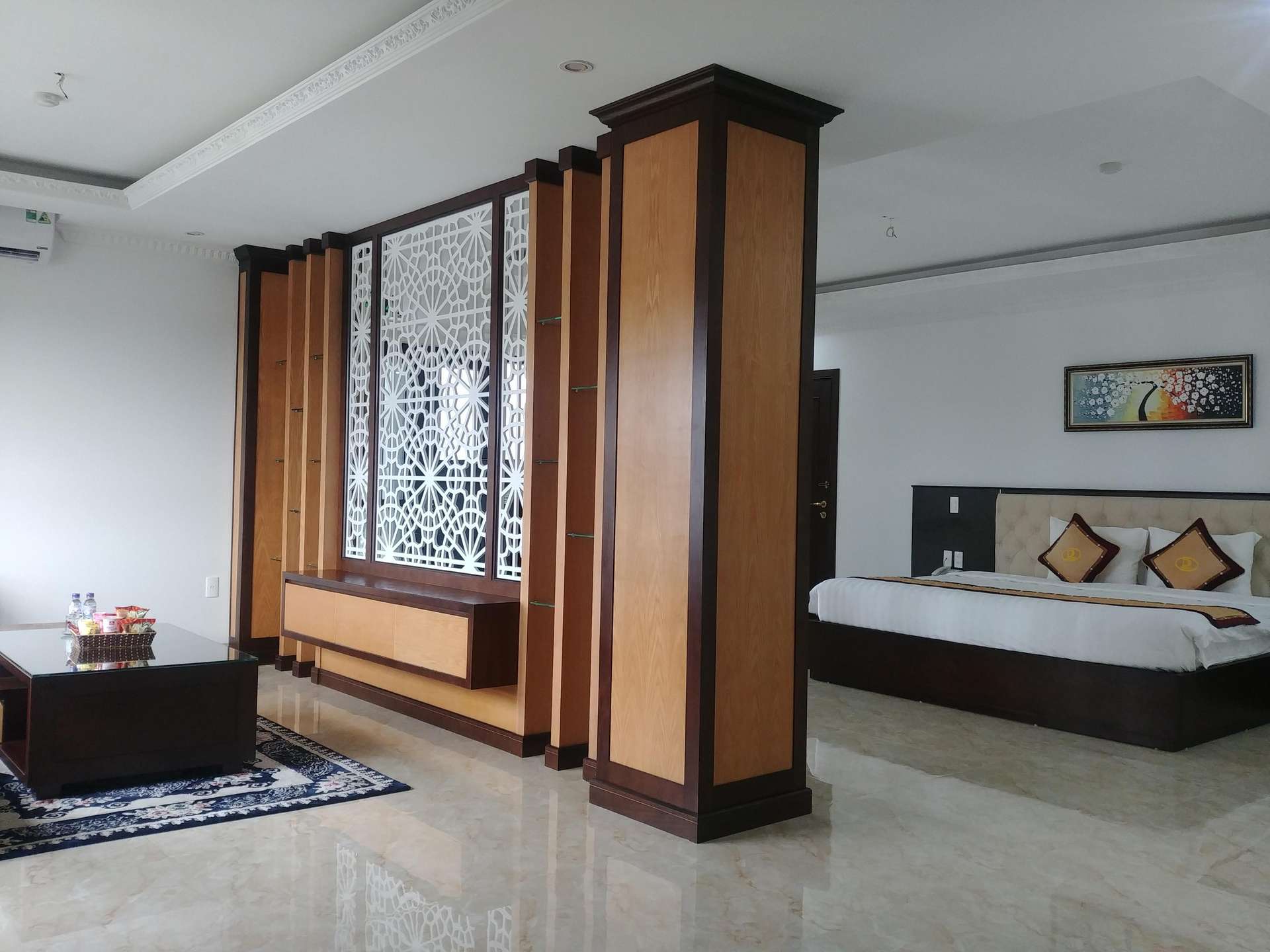 Deluxe Double — Khách sạn Thái Hoà Riverside
