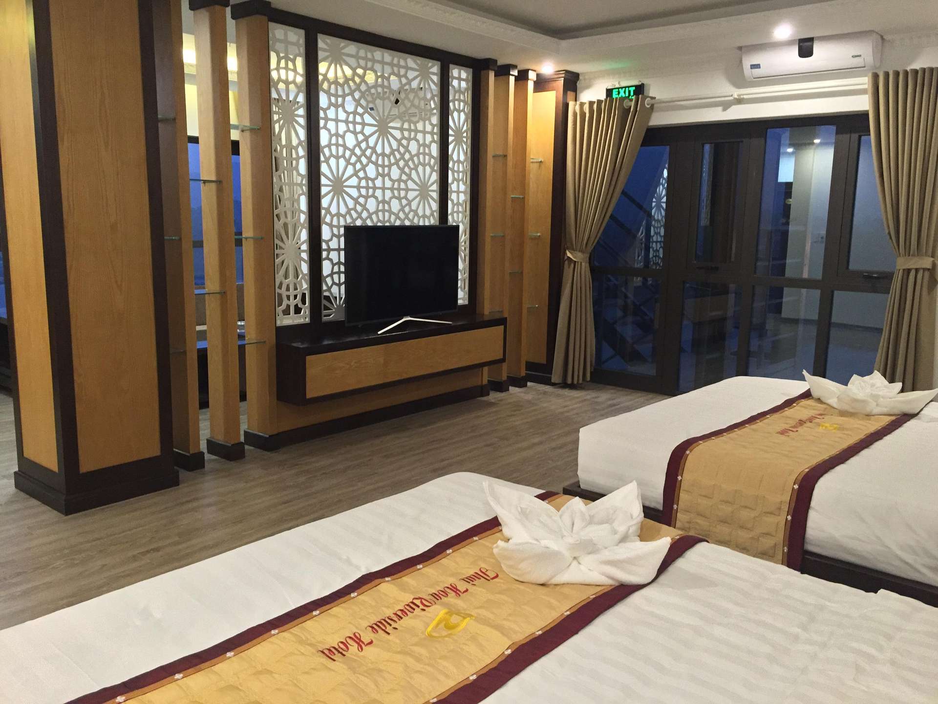 Deluxe Twin — Khách sạn Thái Hoà Riverside